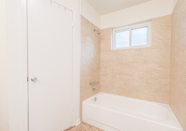 Building Photo - 1538 Park Meadow Dr