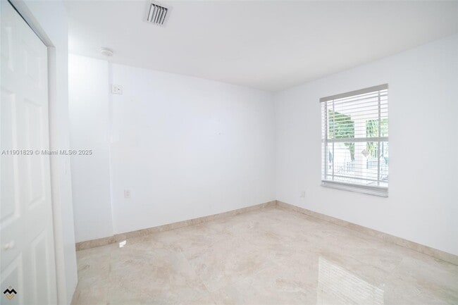 Building Photo - 12615 E Randall Park Dr