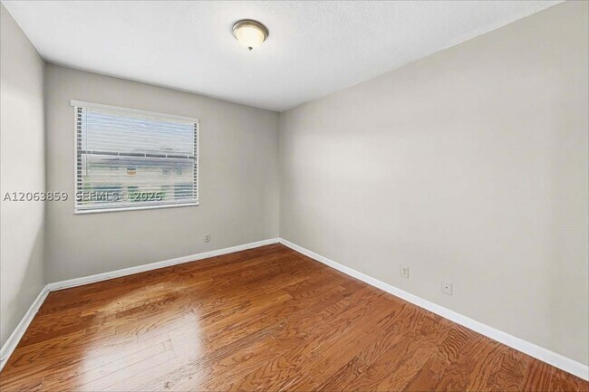 Building Photo - 5818 Northpointe Ln