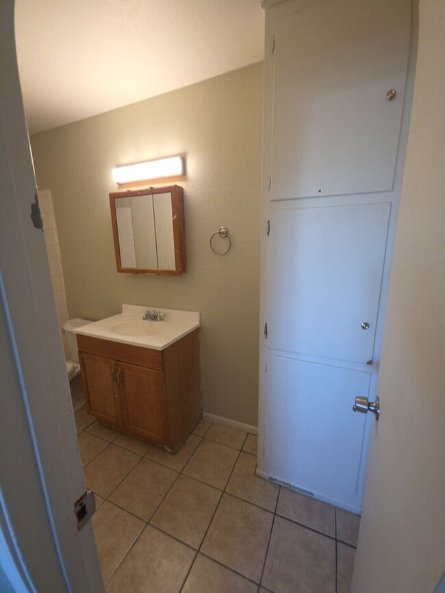 Building Photo - Maryvale 4 Bedroom