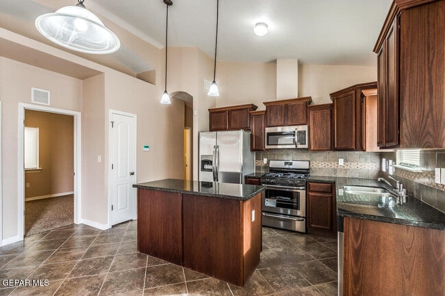 Building Photo - 228 Flor Scabiosa Dr