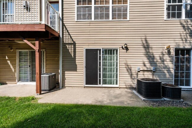 Building Photo - 209 Blue Heron Dr