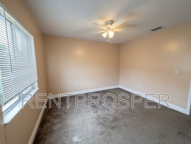 Building Photo - 5232 Via Hacienda Cir