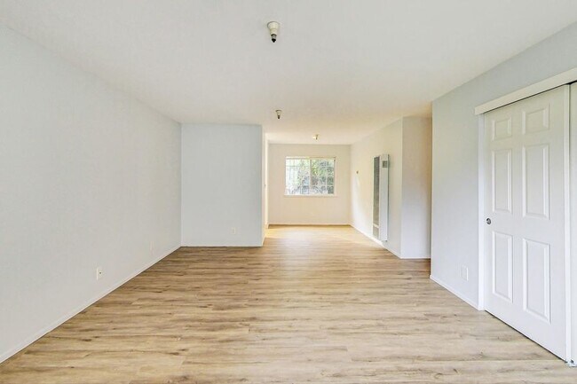 Building Photo - 1803 Sausal St