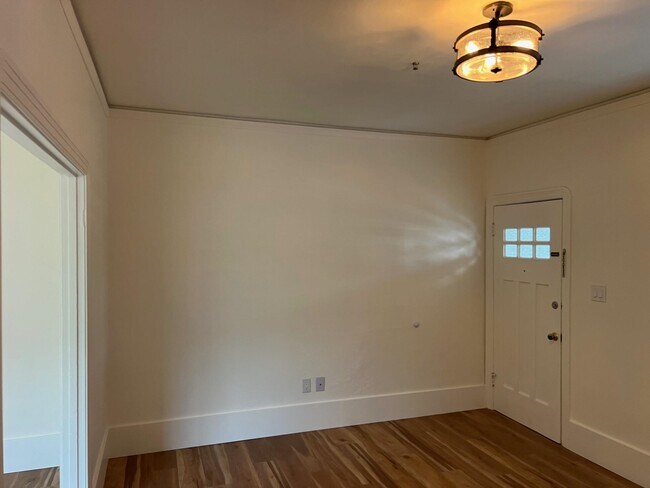 Building Photo - 708 N L St