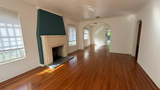 Building Photo - 175 SW 25th Rd