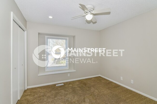 Building Photo - 505 NW Willow Dr