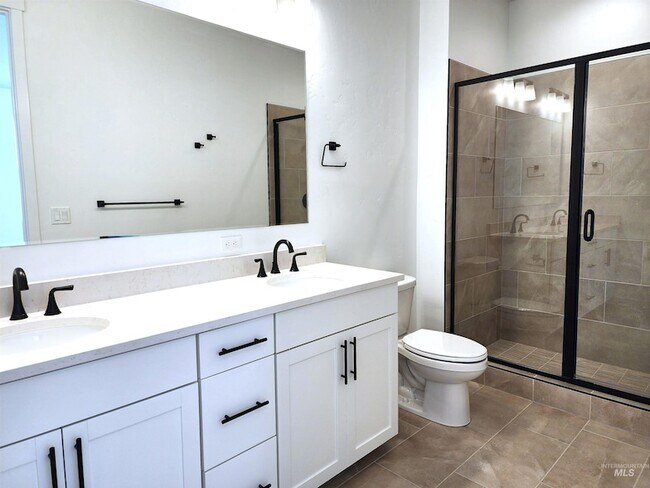 Building Photo - 350 N Lagrasse Ln