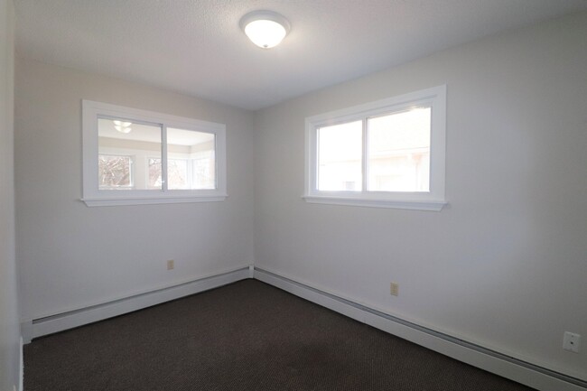 Building Photo - Gorgeous single-family Home