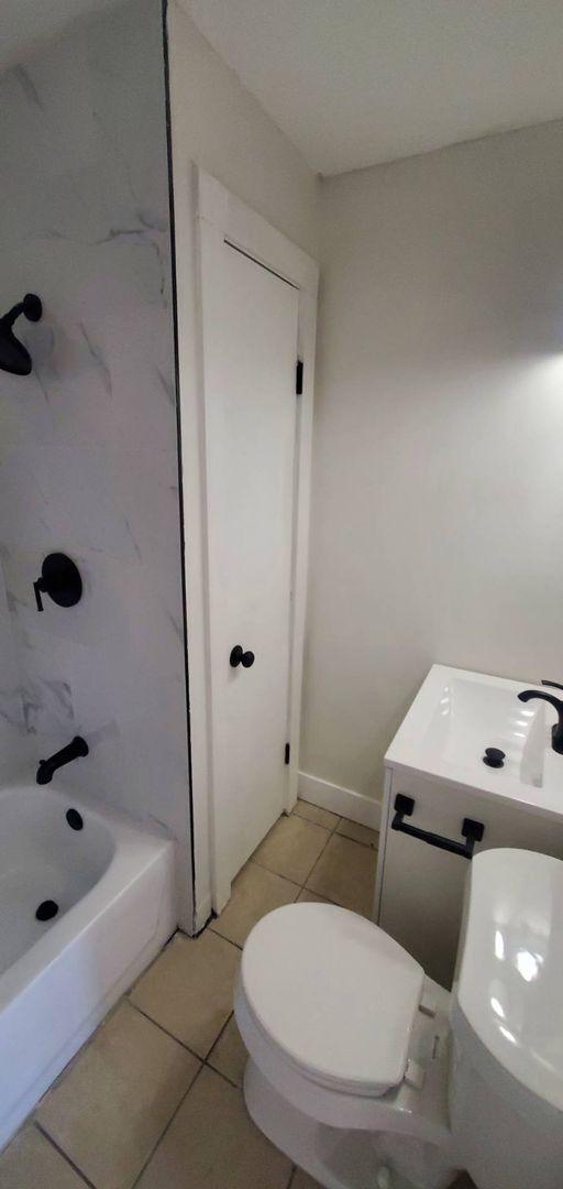 Building Photo - Charming 3-Bedroom Single Family Home Now Available for Rent