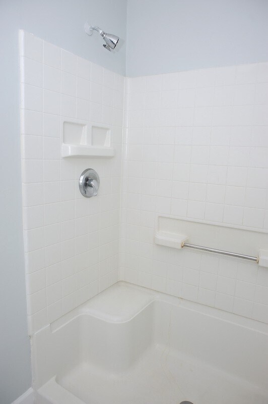 Building Photo - 2 Bedroom Duplex in Naples Park - Annual Rental