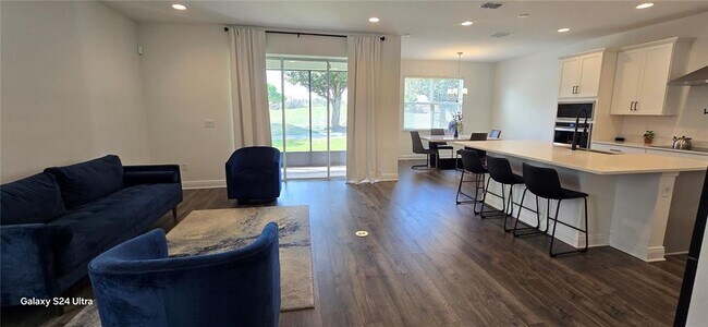 Building Photo - 18410 Blue Heron Cir