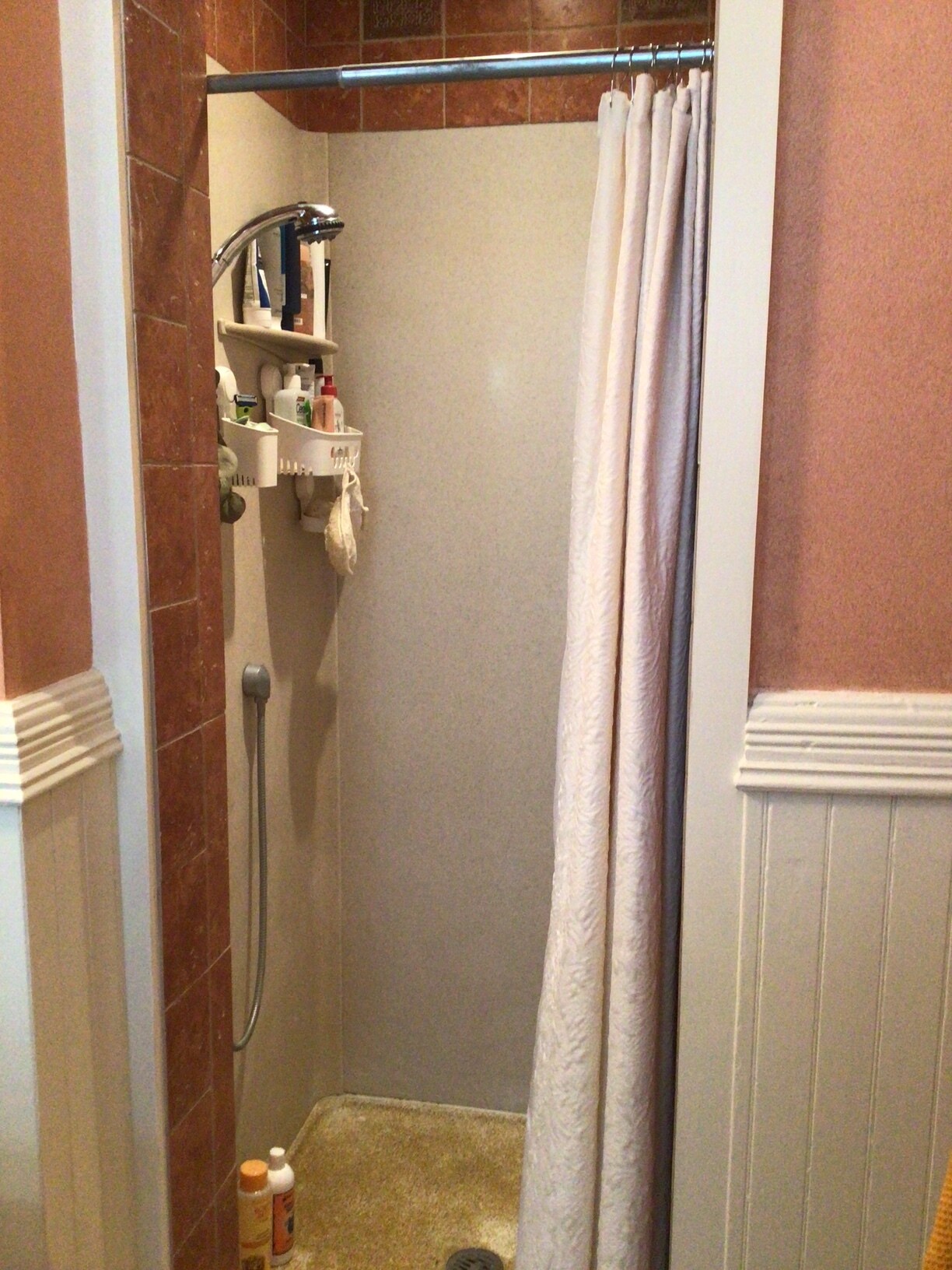 shower - 212 S Albany St