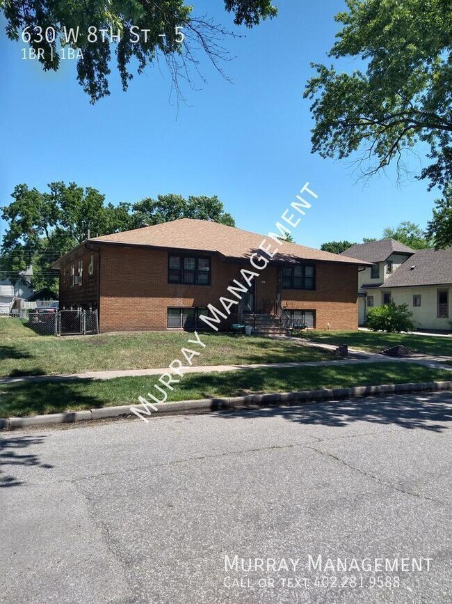 Building Photo - 630 W 8th St