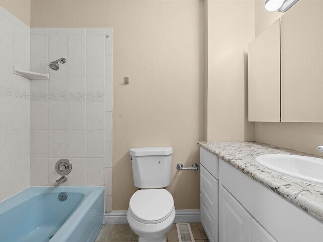 Building Photo - 2495 Holman Way