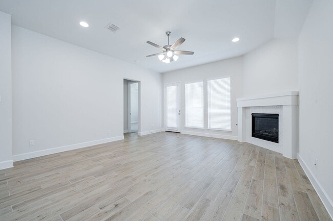 Building Photo - Welcome to Your brand new 3 bed 2 Bath Hom...