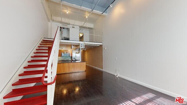 Building Photo - 1130 Flower St
