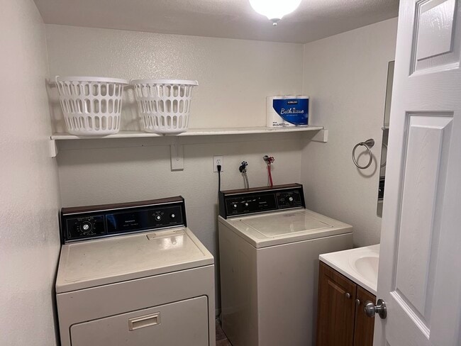 Building Photo - Aspen Square Apartments