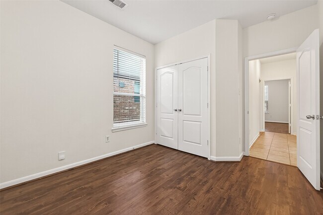 Building Photo - 21015 Blackstone Villa Ln