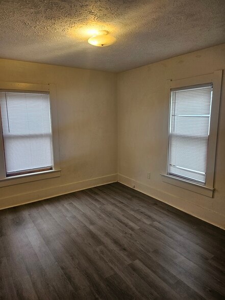 Building Photo - 967 Davis St