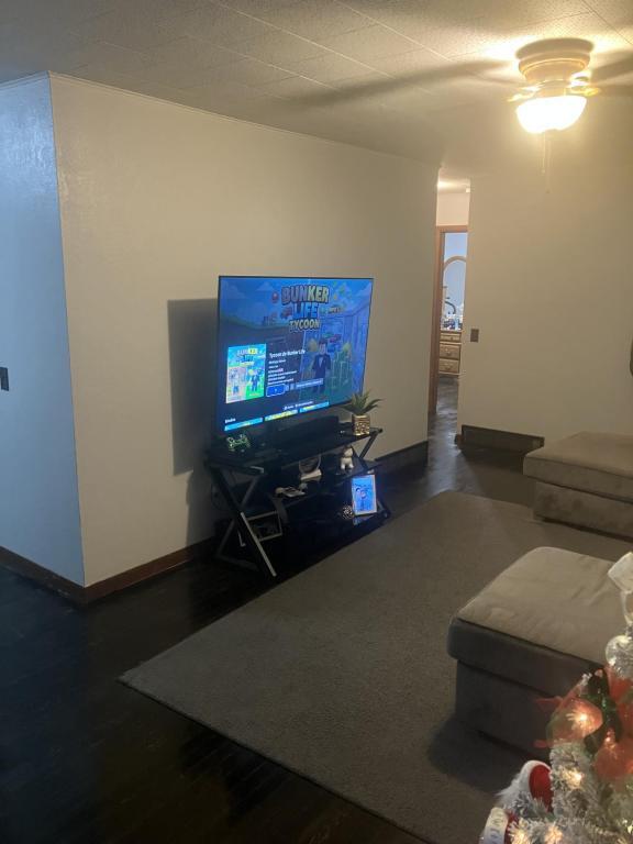 Building Photo - 529 S Jackson St