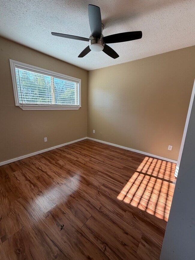 Building Photo - ***Half of First Month Rent until 1/31/26***2 Bedroom Condo in Natomas