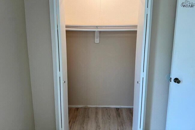 Building Photo - 1901 Wenonah Ave