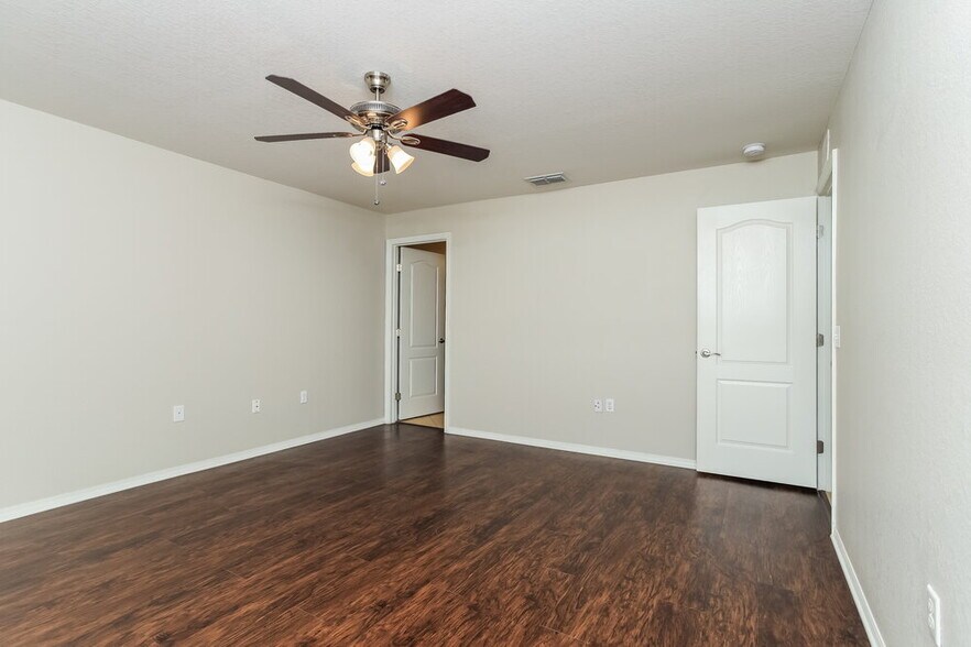 Building Photo - 727 Barrister Dr