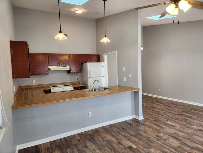 Building Photo - Remodeled 2 bedroom duplex with all wood floors for rent May 6, 2026 for $1350 per month