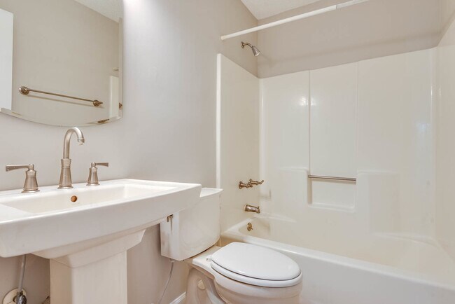 Building Photo - 13818 Faversham Ct