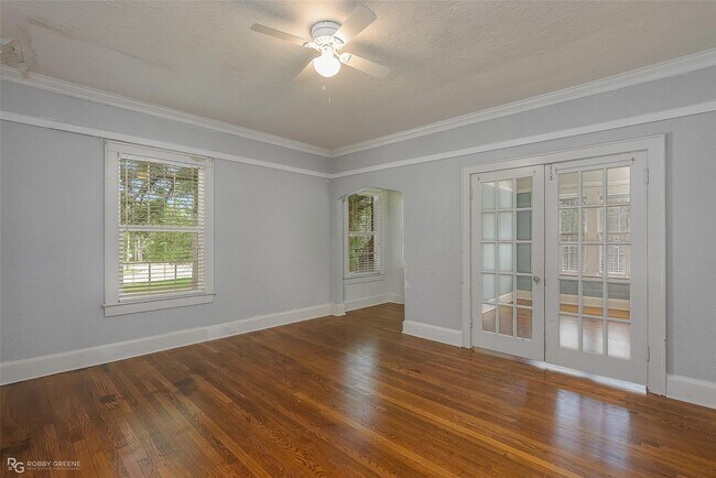 Building Photo - GORGEOUS 4/2.5 BROADMOOR HOME-ACROSS FROM DUCK POND PARK & LIBRARY
