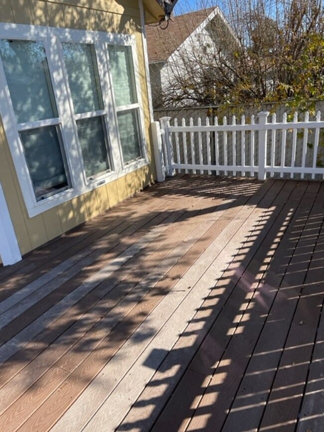 Building Photo - 1BR/1BA Tiny Home in Ramona Town Center