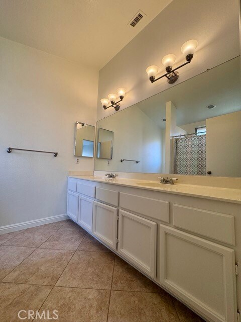Building Photo - 39709 Garin Dr