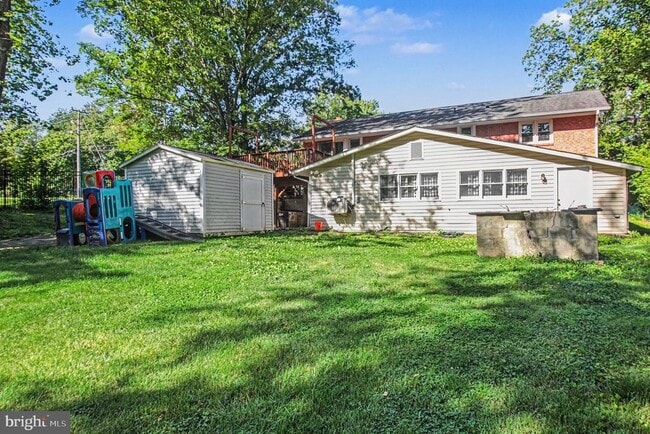 Building Photo - 7409 Lake Dr