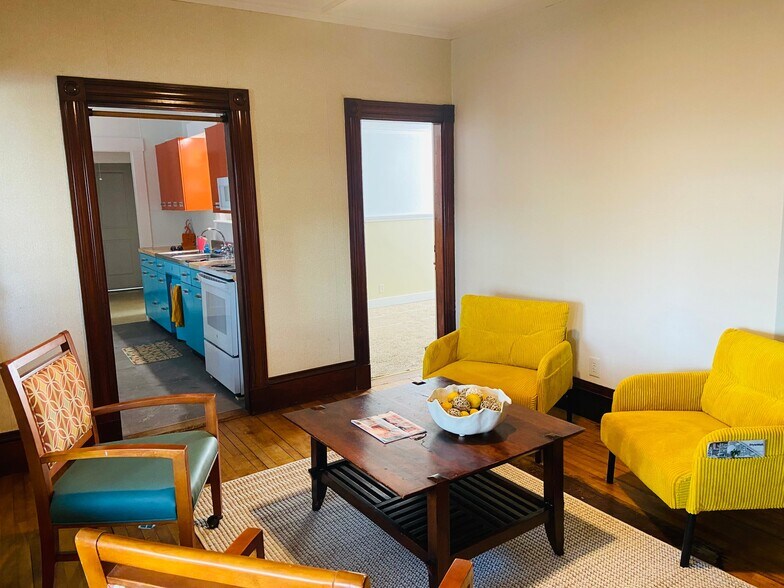 Building Photo - 32 Summer St