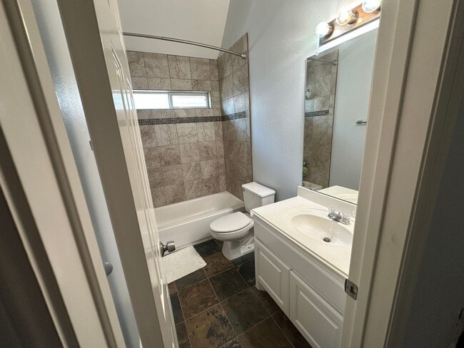 Building Photo - Tangleridge Dr  - Now available!