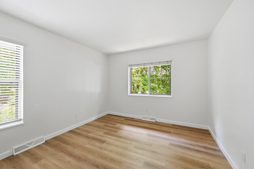 Building Photo - 2923 S Reading Ct