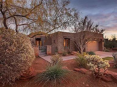 Building Photo - 2255 Tuweap Dr