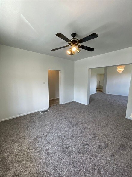 Building Photo - 1367 Montezuma St