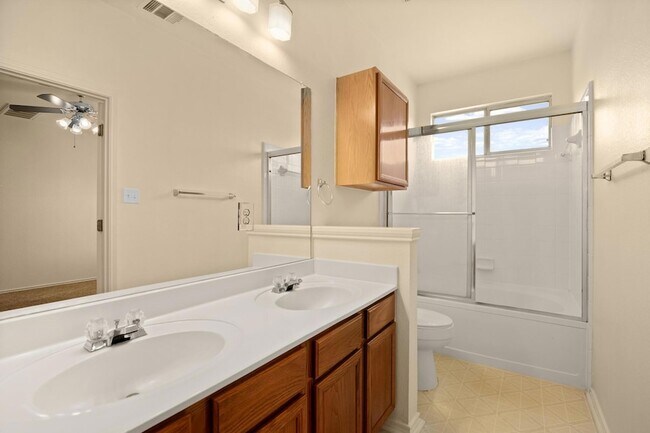 Building Photo - 148 Pecanwood N