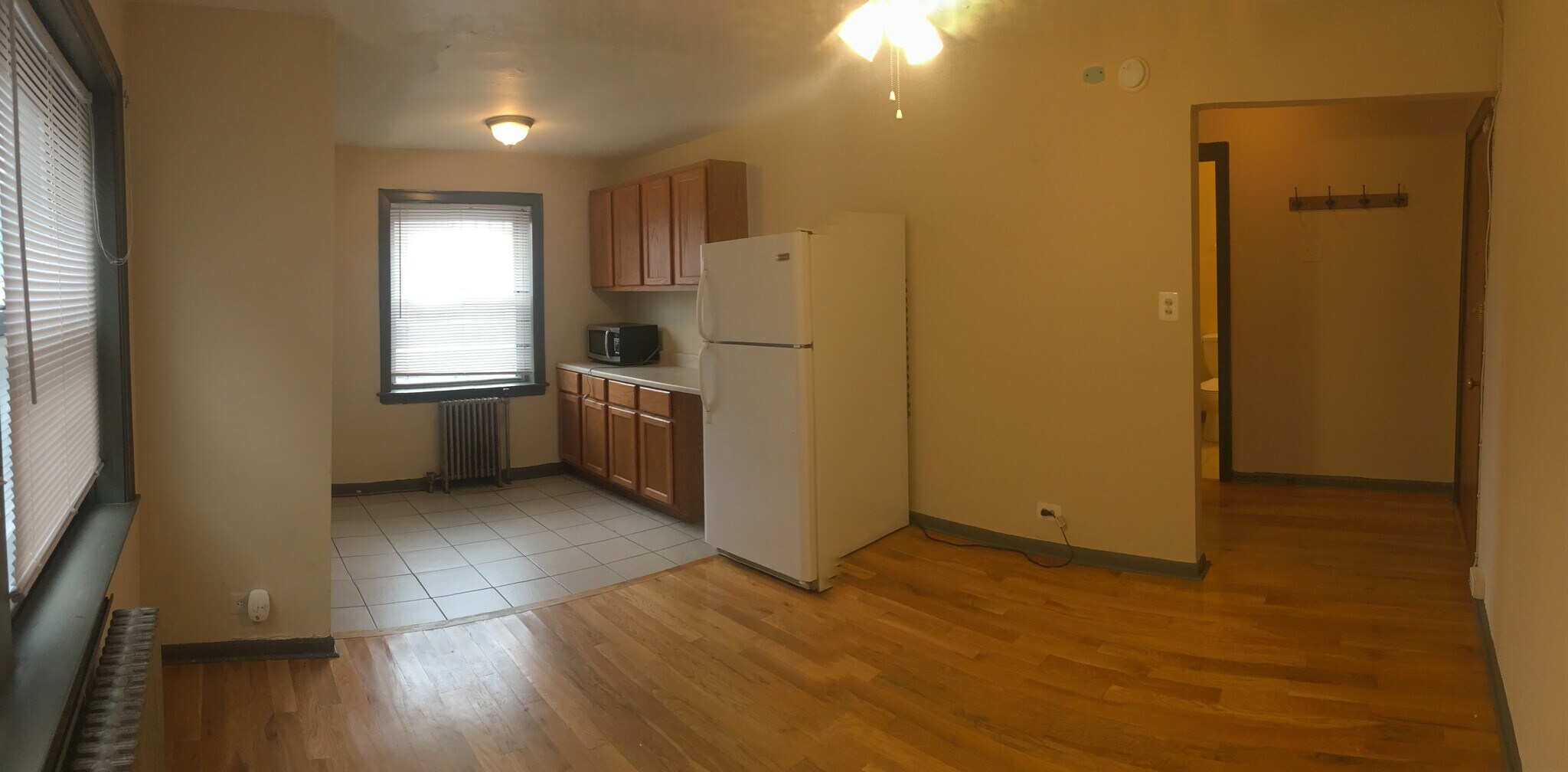 Building Photo - 1211 W Elmdale Ave