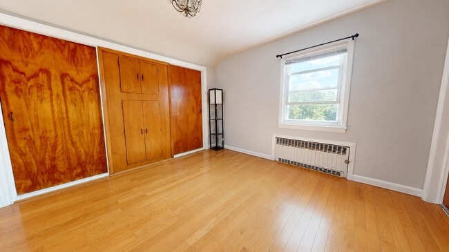 Building Photo - 132 Linden Ave
