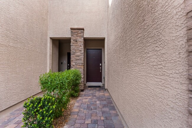 Building Photo - Beautiful 2 Story TownHome in Inspirada