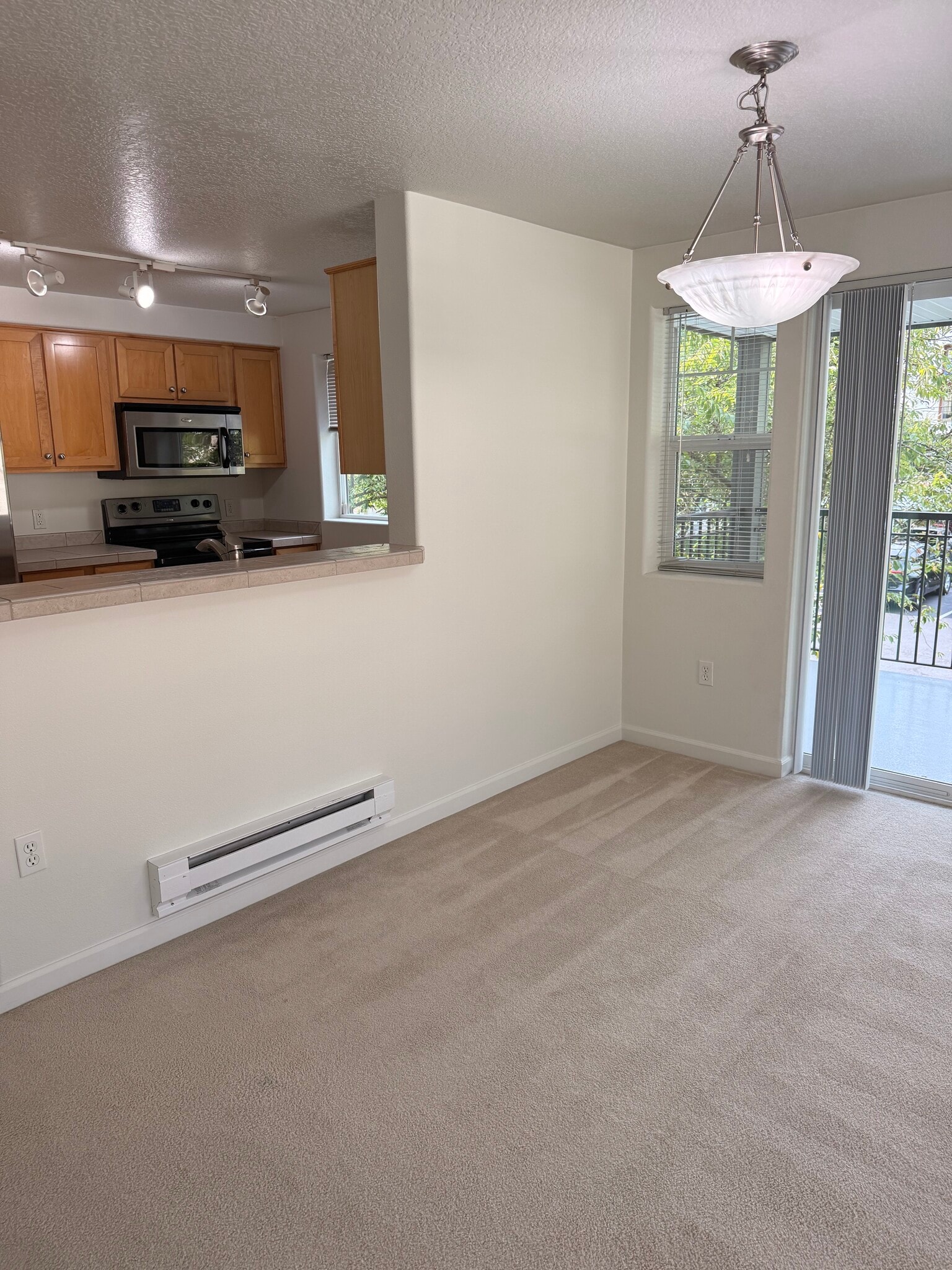 Building Photo - 770 NW 185th Ave