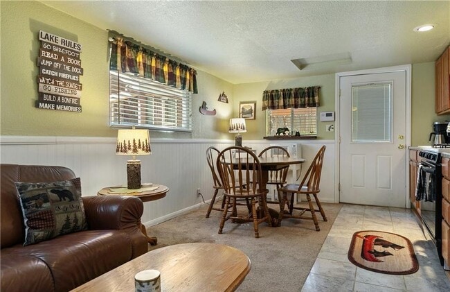 Building Photo - 33448 Wild Rose Dr