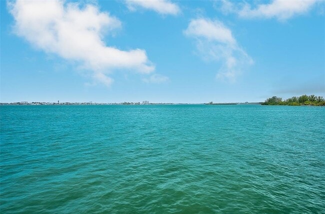 Building Photo - 5434 Oakhurst Dr