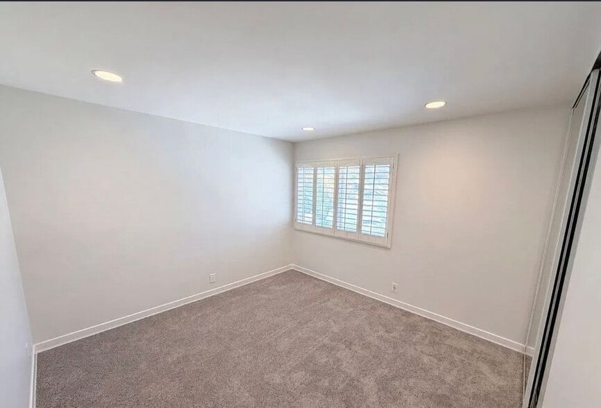 Building Photo - 1338 Cll Galante