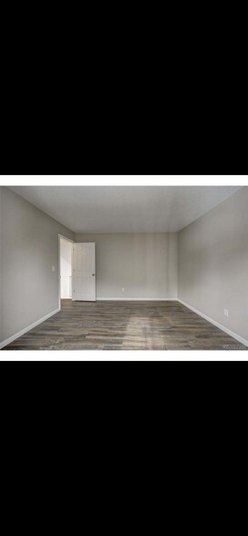 Building Photo - 3347 S Halifax Way