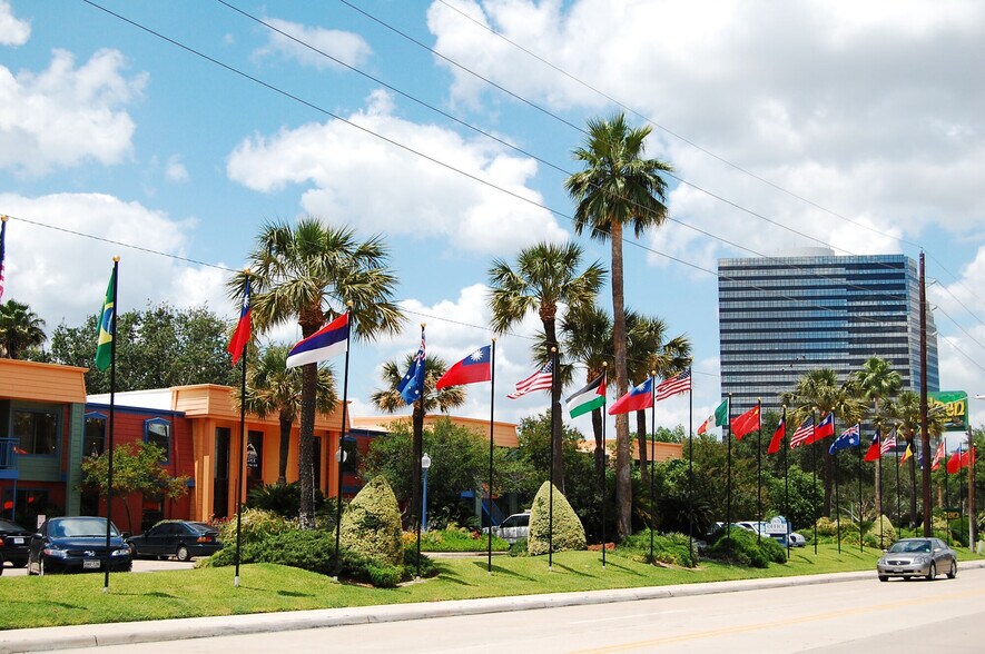 Building Photo - Walden of Westchase