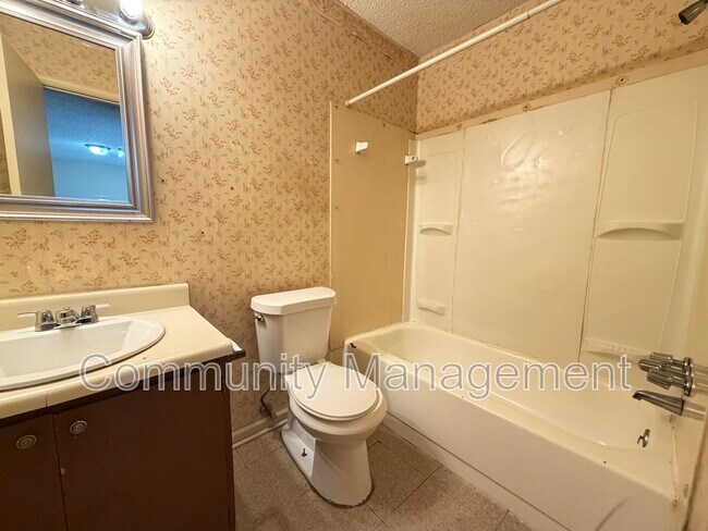 Building Photo - 5137 Weston